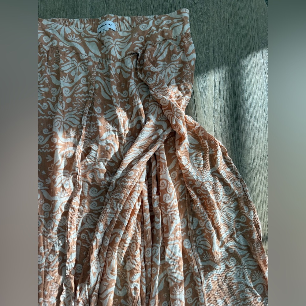 Oneill Boho Print Peach and White Lightweight Pants With lower slit - Picture 3 of 4